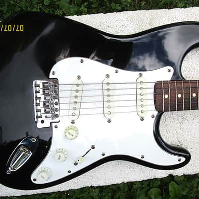 Fender Squier Stratocaster Guitar, 1993, Mexico, Black, Excellent Condition image 3