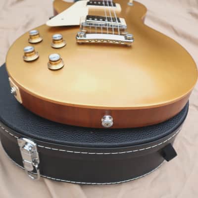 Left-Handed 2017 Gibson Les Paul Tribute T - Satin Gold Top image 10