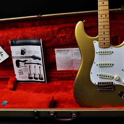 FENDER USA LTD " The Gold Stratocaster" "Gold + Maple" (1981) image 3
