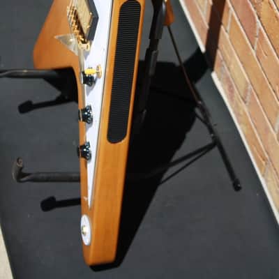 Epiphone Inspired by Gibson 1958 Korina Flying V-Natural-White Guard image 3