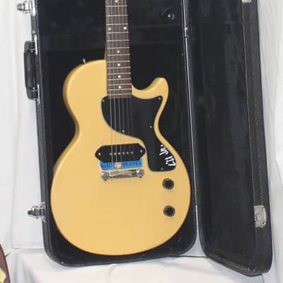 Epiphone Les Paul Junior in CASE with Rosewood Fretboard TV Yellow image 12