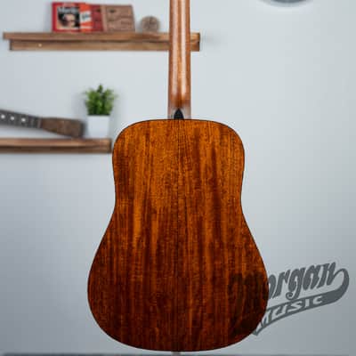 Martin D-18 - Natural image 5