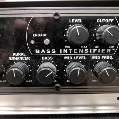 SWR WorkingPro 400 400 Watt Rack-Mountable Bass Amp Head, 3 Band EQ, Gator Rack Case image 4