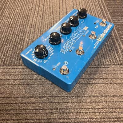 TC Electronic Flashback X4 Delay & Looper 2011 - 2019 - Blue image 2