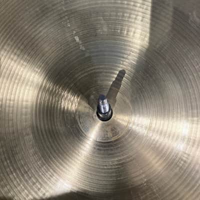Zildjian - 18" A Series Medium Thin Crash Cymbal 1982 - 2012 - Traditional image 4