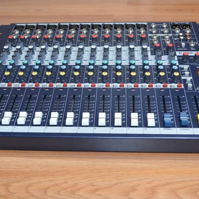 Soundcraft EPM12 12-Channel Mixer image 2