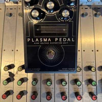 Gamechanger Audio Plasma Pedal High Voltage Distortion Unit 2010s - Black image 5