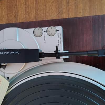 Denon DP 32F turntable in excellent condition serviced - 1980's image 4