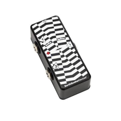 EarthQuaker Devices Buffer/Splitter - Dual Output Utility Pedal with High Input Impedance and Tone-Preserving Signal Routing image 3