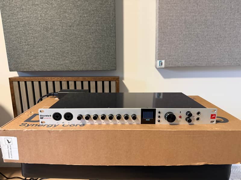 Antelope Audio Discrete 8 Pro Synergy Core 26x32 Thunderbolt 3 USB Interface 2022 - Present - Silver image 1