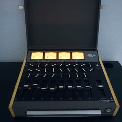 Allen & Heath WZ 20:8:2 アナログミキサー Allen & Heath MixWizard WZ 20:8:2 20-Input 8-Track Recording Mixer