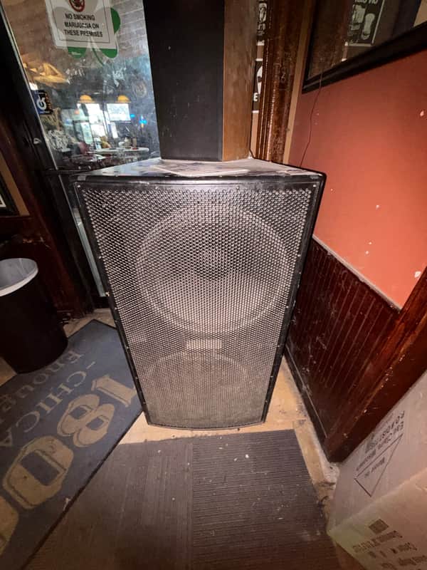 Eastern Acoustic Works LA128 90s - Black image 1