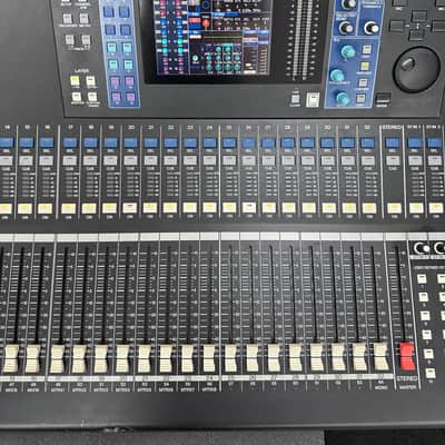Yamaha LS9-32 32-Input Digital Mixing Console in Calzone Roadcase w/Wheels #7308 image 7