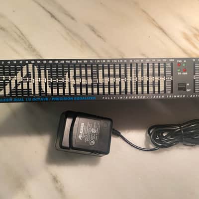 Immagine Alesis M-EQ-230 Dual 1/3 Octave Precision Equalizer — Rackmount EQ — Good Condition 1995 - Black - 8