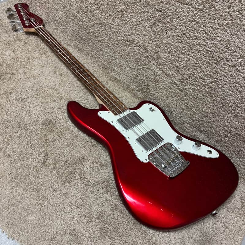 Squier Paranormal Rascal Bass Candy Apple Red