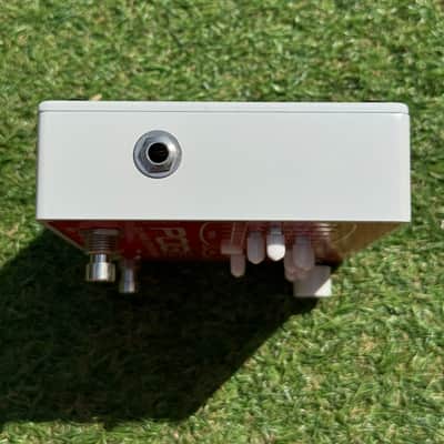 Electro-Harmonix POG2 Polyphonic Octave Generator 2009 - Present - Red / White image 5