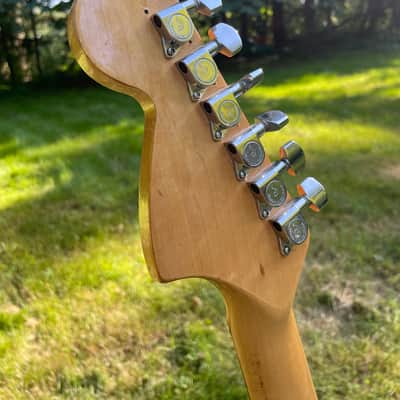 1973 Fender Musicmaster in Natural- Professional set up- Fender hard shell case image 21