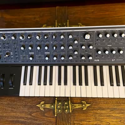 Moog Subsequent 37 Analog Synth 2017 - Present - Black image 3