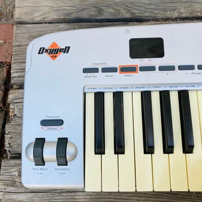 M-Audio Oxygen 49 MKI MIDI Keyboard Controller 2006 - 2009 - Silver image 4