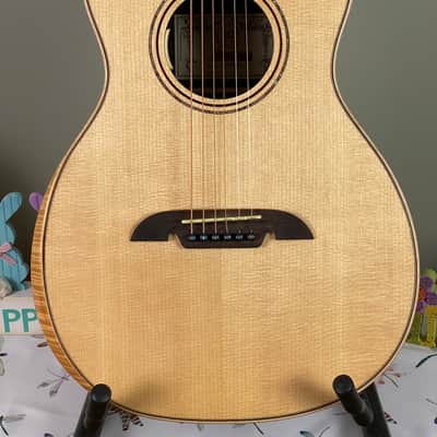 Alvarez Artist AP710EAR Parlor Acoustic-Electric Guitar - Natural image 2