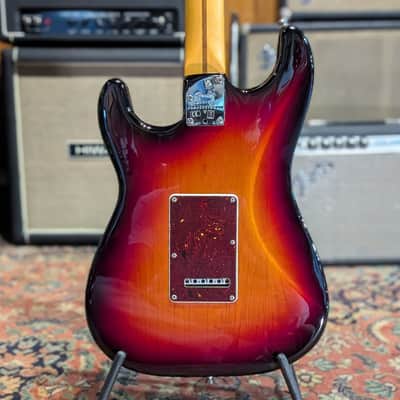 Immagine Fender American Professional II Stratocaster HSS with Rosewood Fretboard 2022 - 3-Color Sunburst - 3