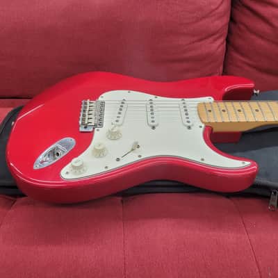 Fender California Stratocaster with Maple Fretboard with Gigbag 1997 - Candy Apple Red image 8
