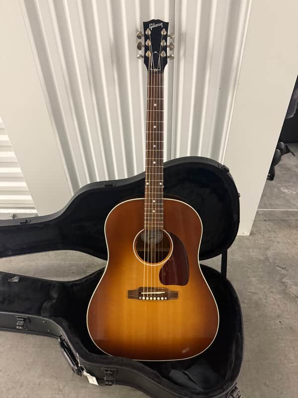 Gibson J-45 Standard 2023 Honey Burst VOS
