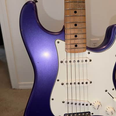 Fender Vintera Road Worn Mischief Maker Stratocaster 2021 - Metallic Purple image 9