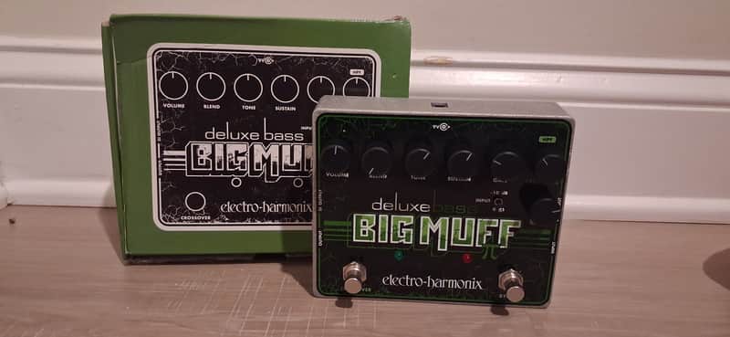 Electro-Harmonix Deluxe Bass Big Muff Pi Distortion / Sustainer 2012 - Present - Black / Green image 1