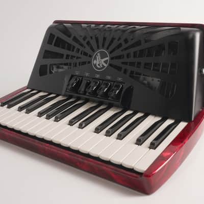 Hohner Bravo III 72 Chromatic Piano Key Accordion (Pearl Red) image 2