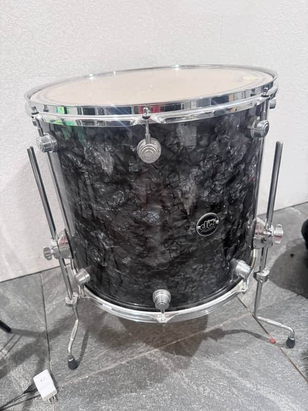 DW Performance Series 16x18" Floor Tom 2010 - Present - Black Diamond image 1