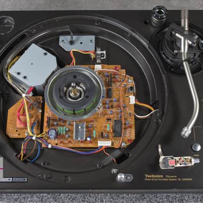 Technics SL-1200MK6 Black Direct Drive DJ Turntable in Good Condition. image 5