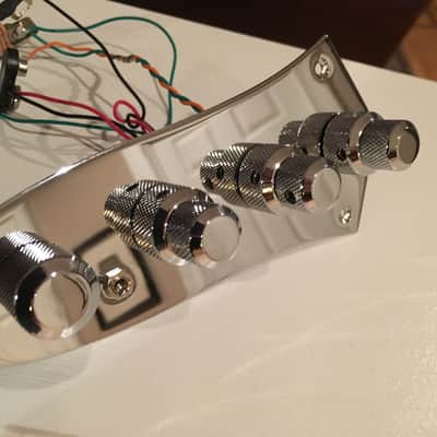 East J -Retro 01 Deluxe Jazz Bass Preamp 2017 Chrome image 1