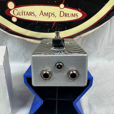 Crotonics Model T Distortion Pedal with Box image 5