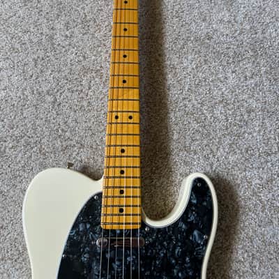 Fender American Professional II telecaster 2021 - Antique White image 3