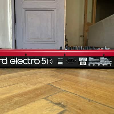 Nord Electro 5D SW73 Semi-Weighted 73-Key Digital Piano 2015 - 2018 - Red image 4