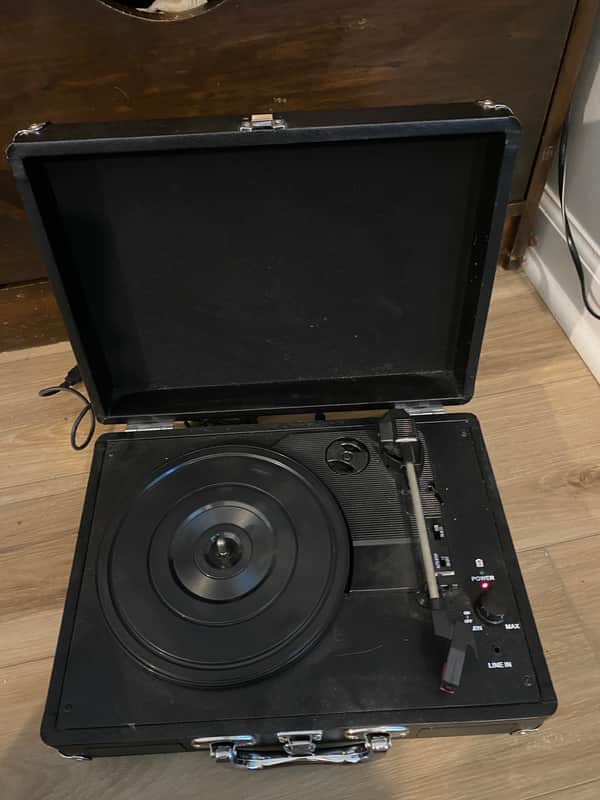 Pyle PVTT2U Retro Belt-Drive Turntable w/USB-to-PC Connection image 1