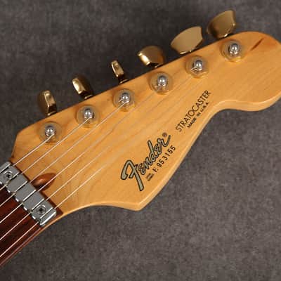 Fender 1989 Stratocaster Plus - Black & Gold - 2nd Hand image 17