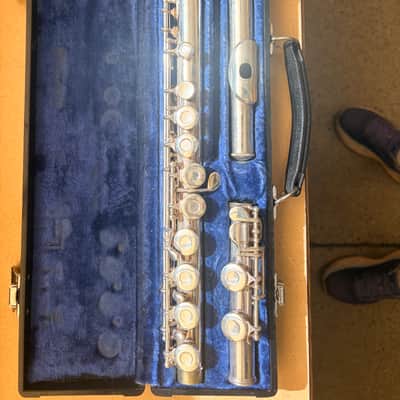 Gemeinhardt. Elkhart Ind. made in USA 2SP (student flute) 1984 - Silver plated image 2