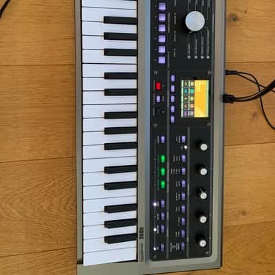Korg MicroKORG 2 37-Key Synthesizer/Vocoder 2024 - Present - Black