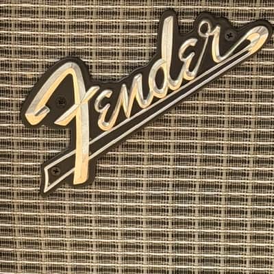 Fender Mustang I (V.1) 20-Watt 1x8" Guitar Combo Modeling Amplifier image 4