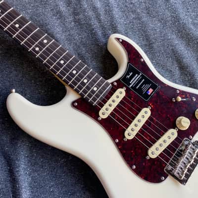 Fender American Professional II Stratocaster RW Rosewood 2021 Olympic White US210067246 image 4