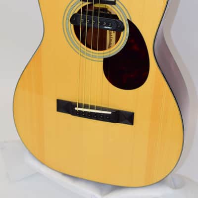 Eastman E10P Parlor Acoustic Guitar with Soundhole Pickup, Natural image 3