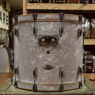 Pearl Professional Series Outfit in White Marine Pearl 18x22 8x10 8x12 9x13 16x18 16x16 image 3