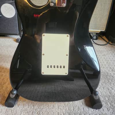 Squier Affinity Series Stratocaster 21-Fret with Rosewood Fretboard 2004 - Black image 7