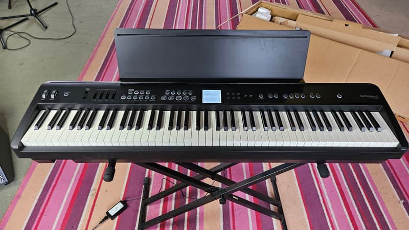 Roland FP-E50 88-Key Digital Piano, B-stock. Full manufacturer warranty image 1