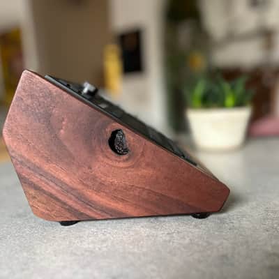 Walnut stand for Maschine Mikro MKIII image 5