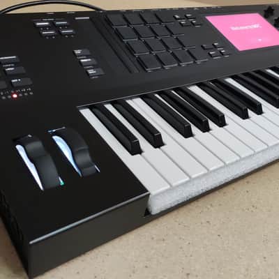 Akai Mpc Key 61 Standalone Synthesizer - Workstation image 3