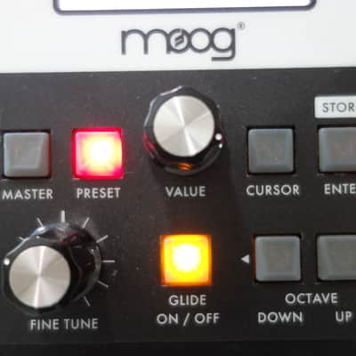 Moog Slim Phatty 2 (with wooden frame) image 8
