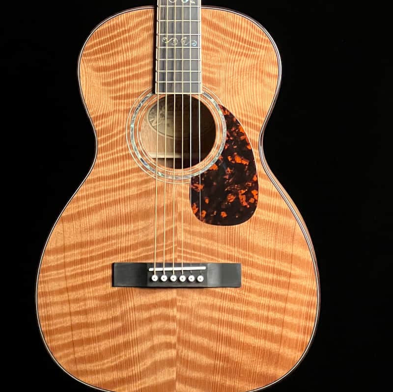 Larrivée OO-03 Acoustic Guitar Flamed Redwood/Mahogany image 1